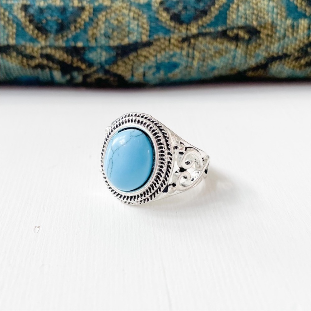 Silver Color Fashion Ring with Blue Stone Sz 8